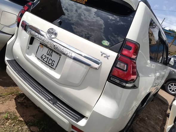 A picture of Toyota Land Cruiser Model 2016 Diesel Engine 0704482571 Whatsapp Call