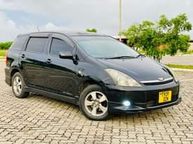 A picture of Toyota wishi Bei 14 5 milion
