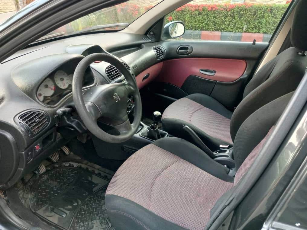 A picture of 2005 Peugeot 206