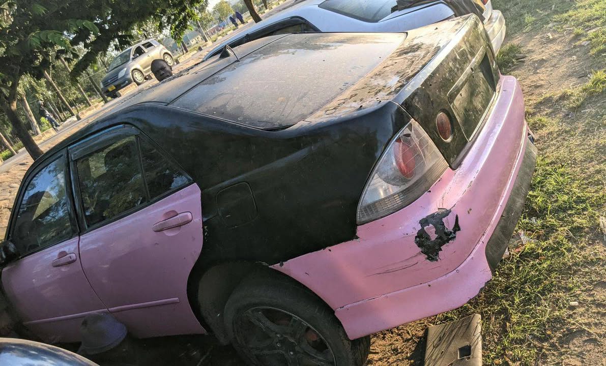 A picture of Toyota altleza