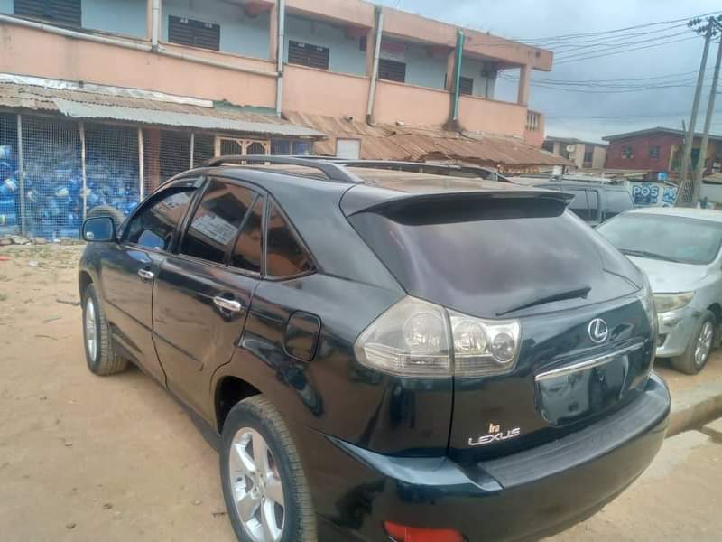 A picture of Check out this Rx330 Year 05 Neatly Repainted Car with