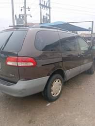 A picture of Distress sell 2002 Toyota sienna pure first body 1 year
