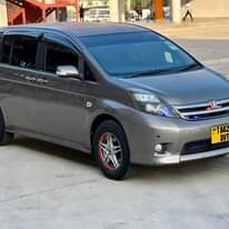 A picture of Toyota isis price 12 5M