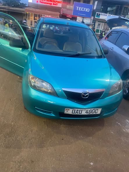 A picture of Mazda demio at 7 6m