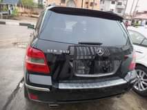 A picture of Clean glk350 2010 buy and drive nothing to fix