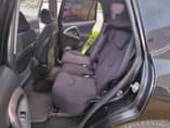 A picture of Toyota RAV4 anne 2008 bote manuelle climatisation d origine pentures