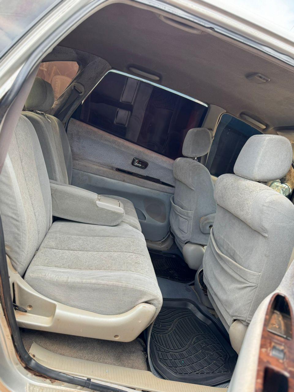 A picture of 1999 Toyota 1999