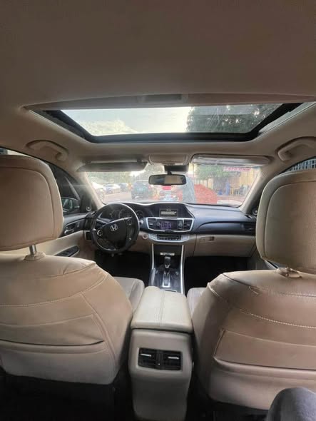 A picture of Distress Honda Accord 2015