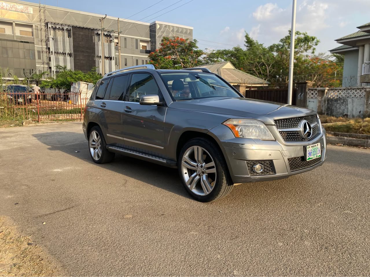 A picture of 2010 neatly used Mercedes Benz GL350