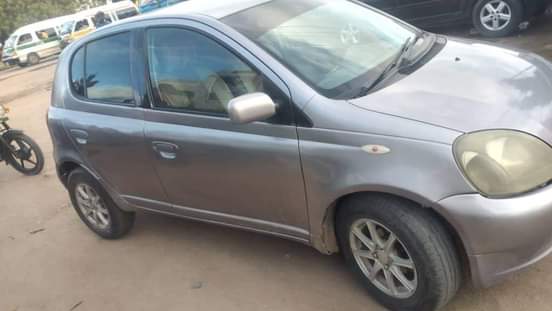 A picture of 2004 Toyota Vitz In stock
