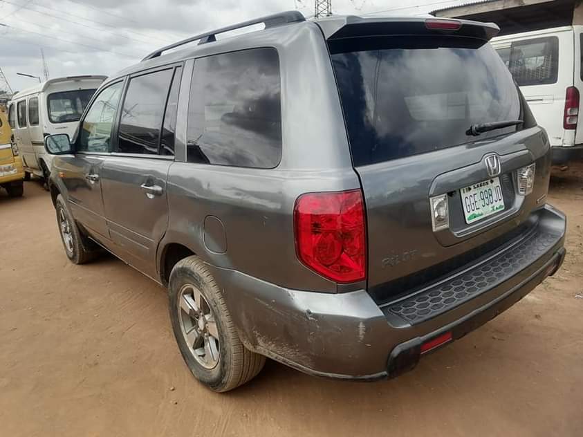 A picture of HONDA PILOT 2007