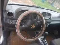 A picture of RAV4 2005