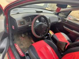 A picture of 2004 Peugeot 307