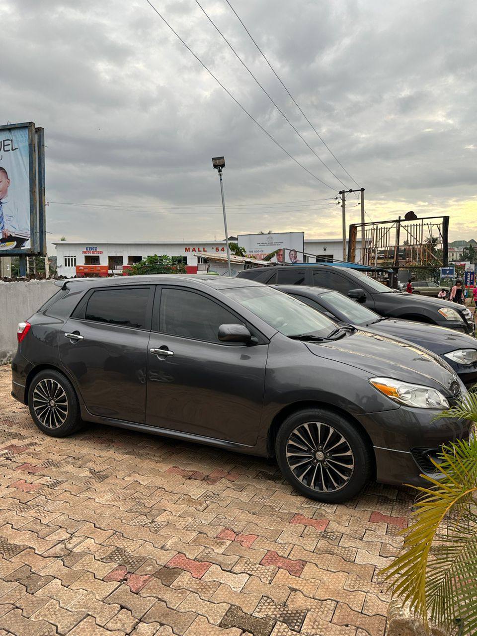 A picture of Toyota matrix