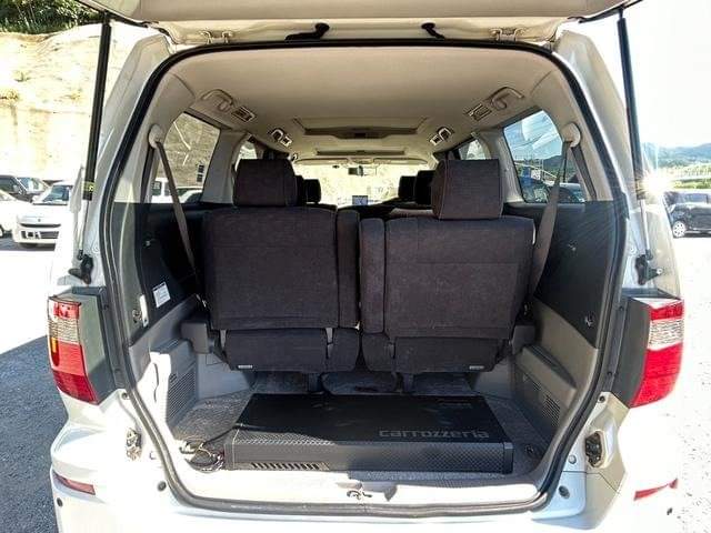 A picture of 2003 TOYOTA ALPHARD