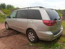 A picture of 2005 Toyota sienna going for 1 9m