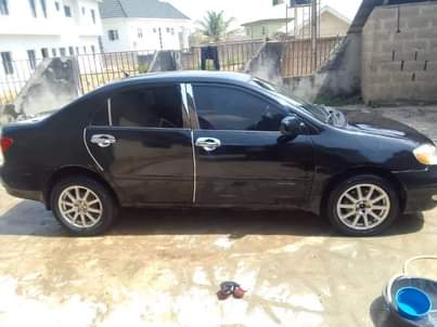 A picture of Toyota corolla 2005