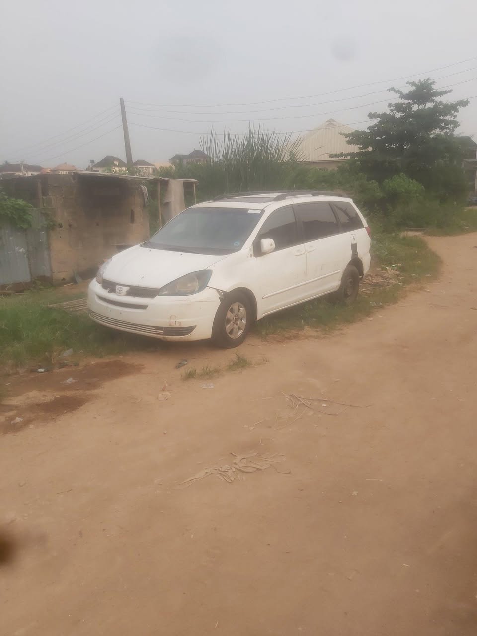A picture of 2005 Toyota sienna