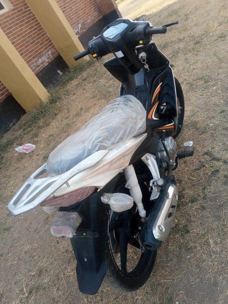 A picture of White Abzat lucky plus
