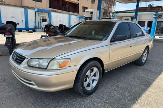 A picture of 2002 Toyota Camry