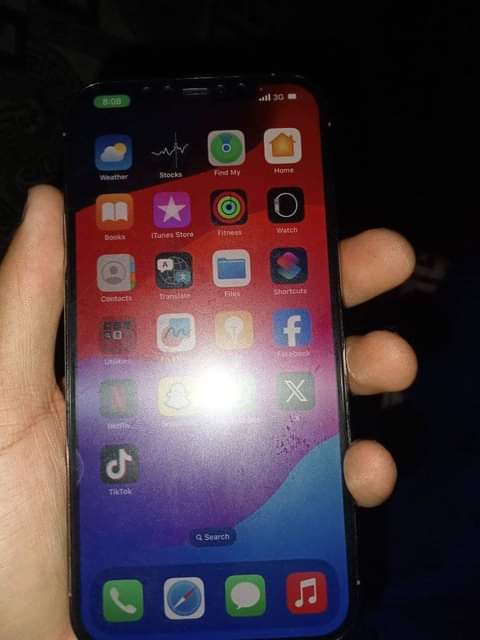 A picture of iPhone 12 pro max 256gb gold colour