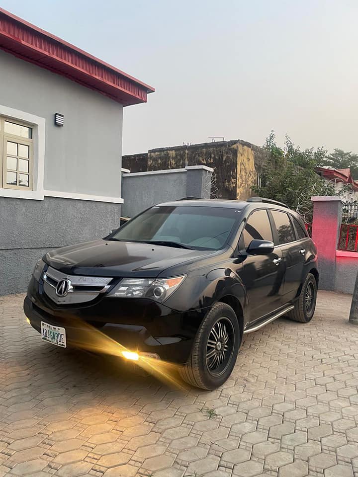 A picture of Extremely clean 2008 Acura MDX in good condition going for