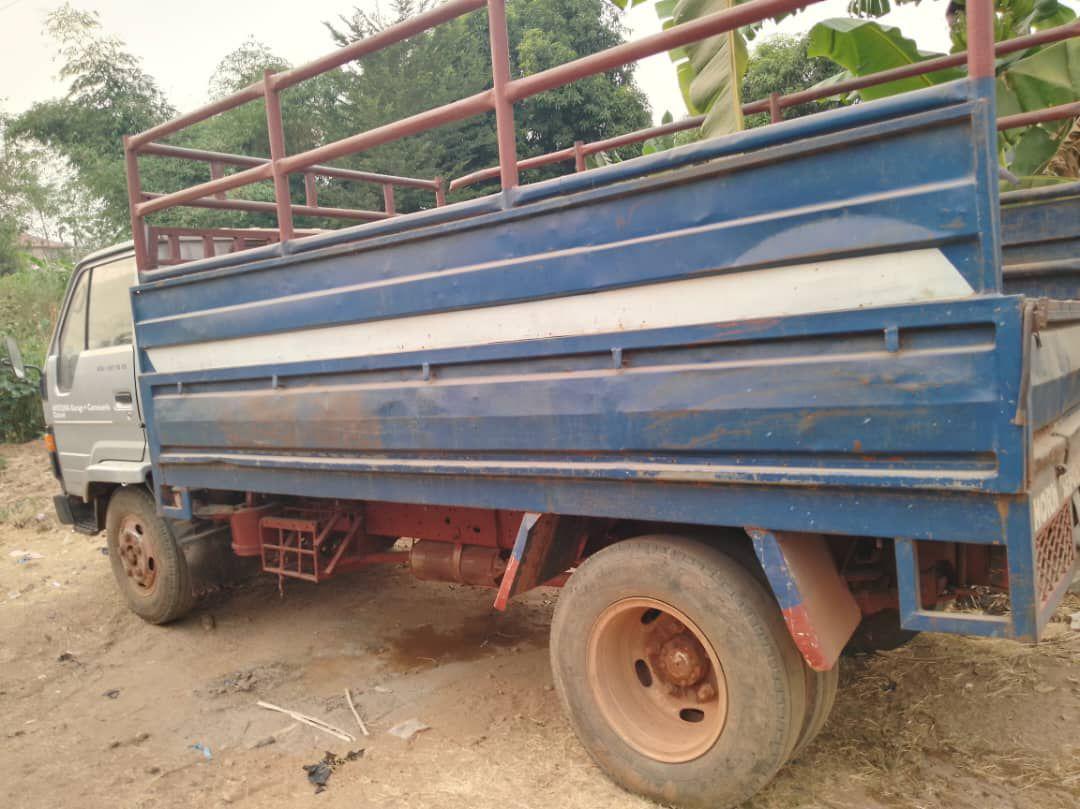 A picture of 2003 Diana truck 09019556049