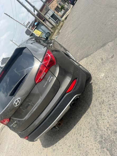 A picture of 2014 Hyundai santafe