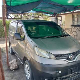 nissan nv200