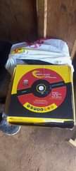 A picture of 2 boxes of steel cutting discs at 100k each