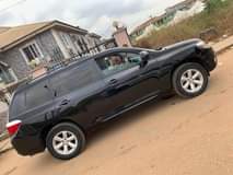 A picture of Toyota Highlander 2010