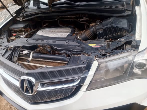 A picture of Acura MDX 2009 with everything working perfectly well Car is