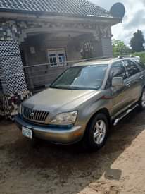 A picture of Rx 300 lexus