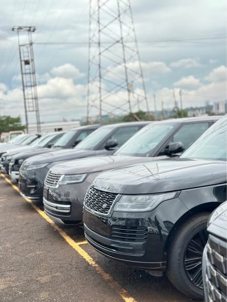A picture of RANGE ROVERS 2023 2024 SPORT VOGUE GREAT RIDES 256703224883 Importers