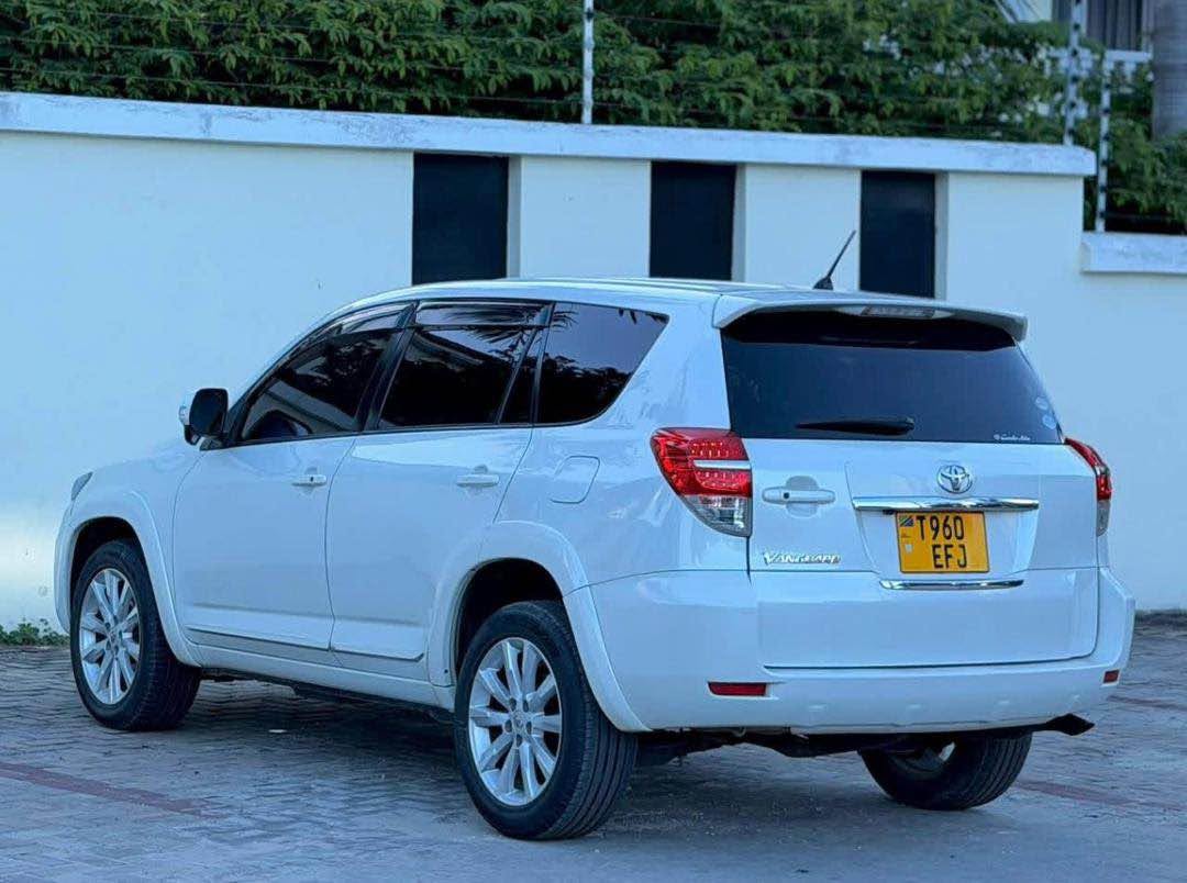 A picture of Toyota vanguard for sale