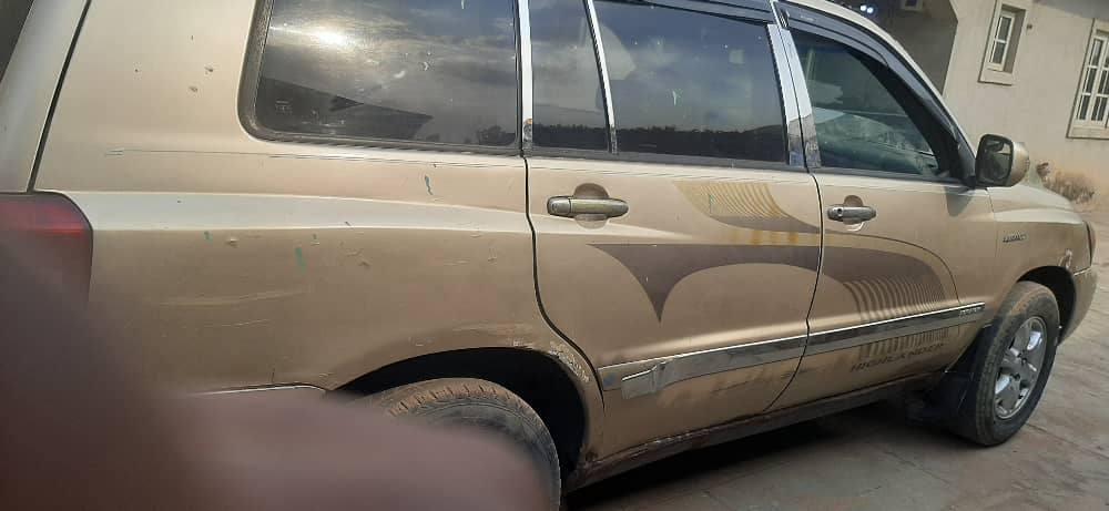 A picture of Toyota Highlander 2004