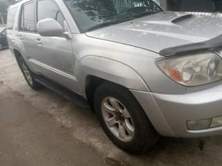 A picture of Toyota 4 runner