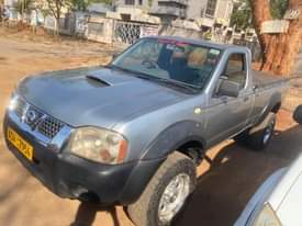 used nissan np300