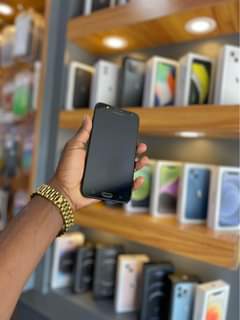 A picture of SAMSUNG J7