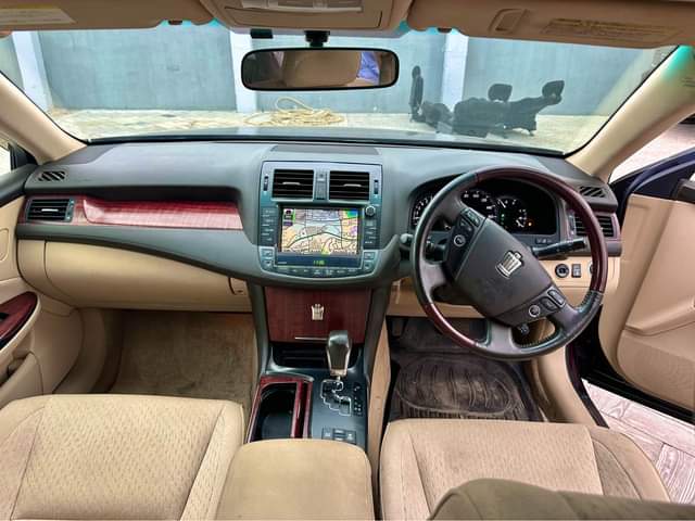 A picture of TOYOTA CROWN NEW MODEL 
