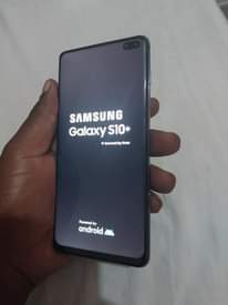 A picture of Samsung s10 plus