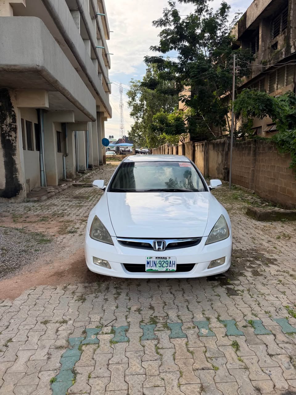 A picture of Honda Accord Eod 2005 model am the owner direct 2