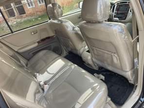 A picture of This is astonishing clean Toyota Highlander 2007 model 3 weeks