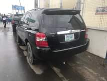 A picture of 2005 toyota highlander with 10 pin engine gear break and