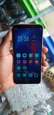 A picture of Oppo A83