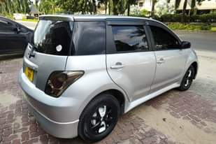 A picture of TOYOTA IST