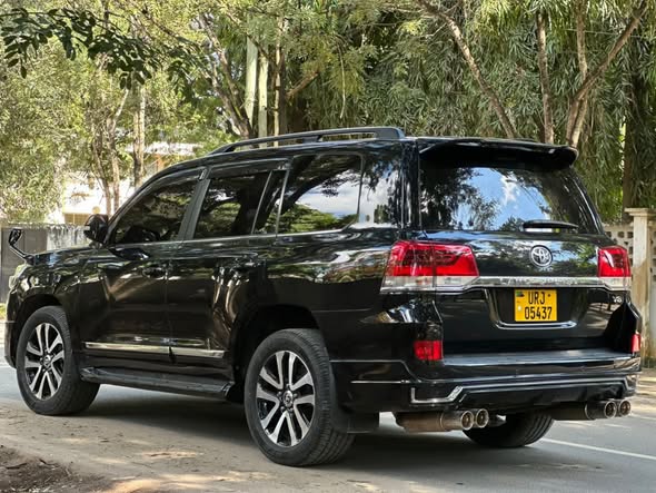 A picture of TOYOTA LANDCRUISER ZX