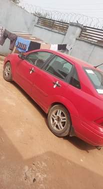A picture of Ford focus salon red