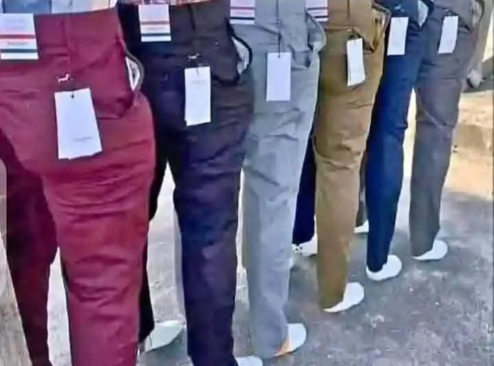 A picture of Khaki trousers