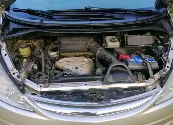 A picture of 2005 CLEAN TOYOTA PREVIA FOR SALE S
